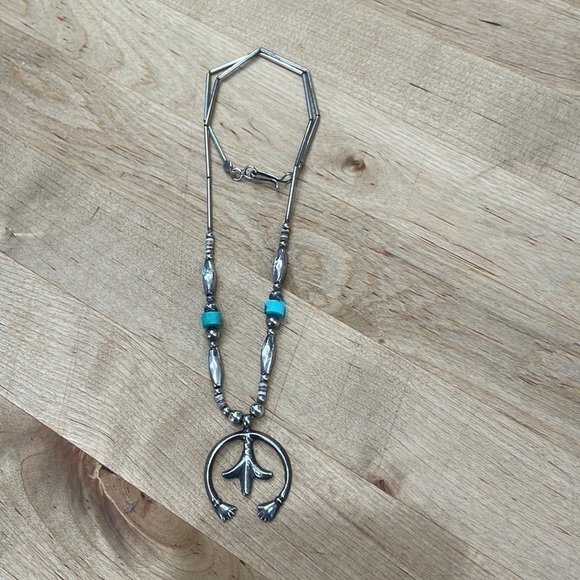 ⭐️Vintage Navajo Naja Pendant Turquoise & Sterling Silver Necklace—Beautiful! - Picture 4 of 8